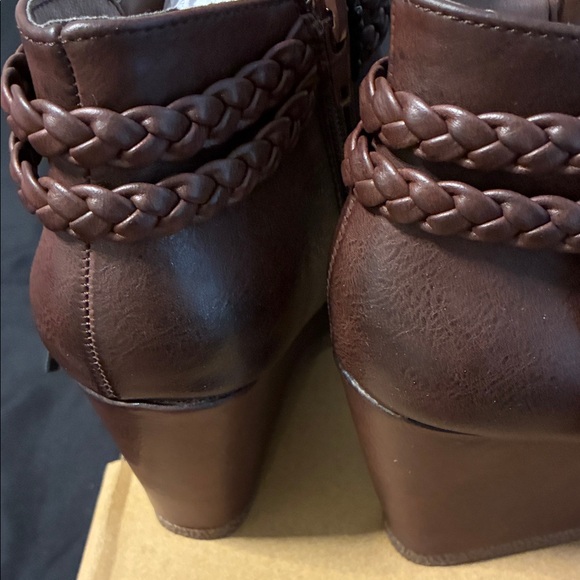 🎀 Ankle Boots w/ Braids 🎀 - Picture 6 of 6
